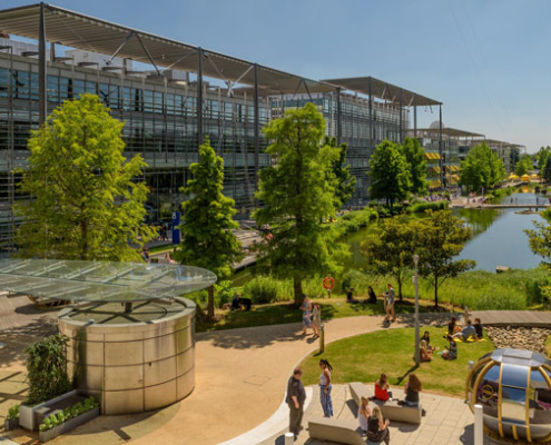 Idyllic Surroundings Featuring Lakes and Gardens at Venture X Chiswick Park